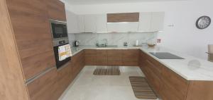 Centre Point Comfort Apartment