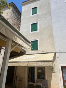 Apartments Valentino by Pag tours