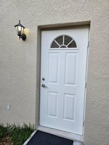 Cozy Two Bedrooms Apartment in Valrico