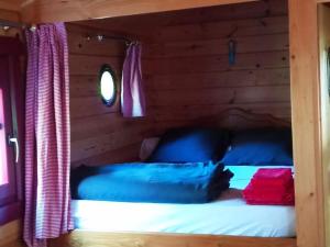 Séjour Bucolique en Roulotte au Cœur dune Ferme Familiale en Sarthe - FR-1-410-229