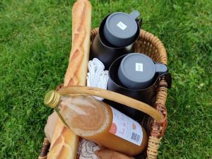 Séjour Bucolique en Roulotte au Cœur dune Ferme Familiale en Sarthe - FR-1-410-229