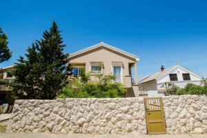 Apartments with parking space Vir - Lozice, Vir - 23359