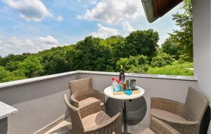 Amazing Home In Jalzabet With Wifi