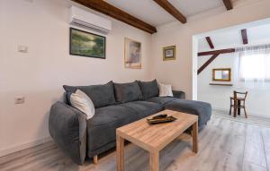 Amazing Home In Jalzabet With Wifi 