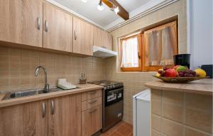 Amazing Home In Jalzabet With Wifi 