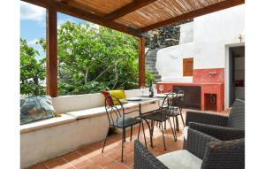 Stunning Home In Pantelleria With Wifi