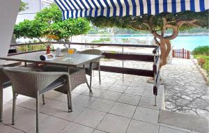 Pet Friendly Home In Blato With Kitchen