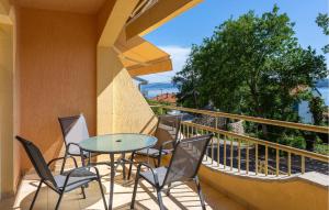 1 Bedroom Cozy Apartment In Dramalj 