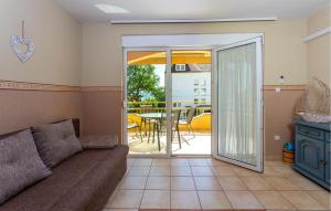 1 Bedroom Cozy Apartment In Dramalj