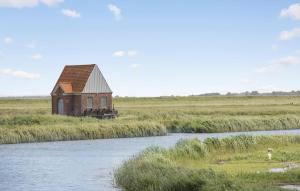 Awesome Home In Højer With Wifi