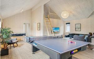 Cozy Home In Blåvand With Wifi