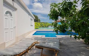 Nice Home In Vinjani Donji With Wifi