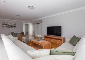 Luxury Grand Escapes Queenslander in Ipswich