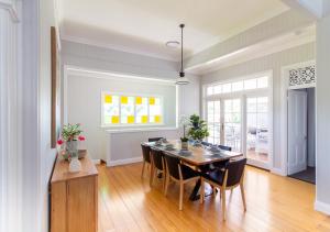 Luxury Grand Escapes Queenslander in Ipswich