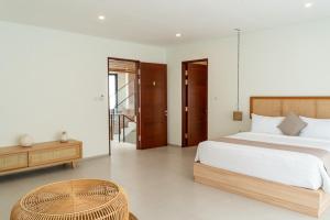 Sunrise City View Villa 9 bedrooms with a private heated swimming pool and billiard