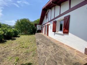 Maisons de vacances Maison spacieuse a Macaye, au calme, 6-8 pers, proche Cambo, animaux admis, jardin, internet WiFi - FR-1-495-141 : photos des chambres