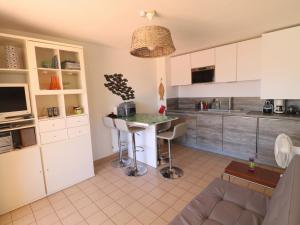 Terrasse de 30m², 2 pièces à Sète - FR-1-472-203