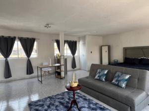 Encantador Estudio Céntrico con Terraza Privada