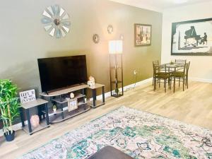 Amazing Beautiful Downtown Apartment