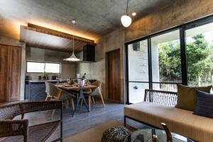 RYUKYU BREEZE 1棟貸し 天然ビーチまで徒歩30秒 プライベートプール付きVilla 北部