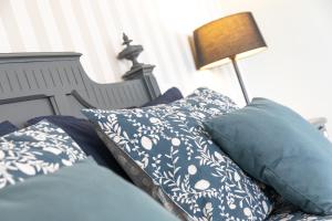 B&B / Chambres d'hotes La Bastide de Canaules : Chambre Familiale - Vue sur Montagne