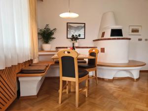 Urlaub auf dem Bauernhof Schmidhof - große Terrasse, Pool und beste Lage