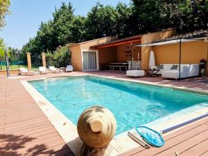Villas Avignon grande villa avec piscine sans vis a vis : photos des chambres