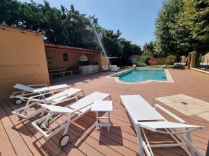 Villas Avignon grande villa avec piscine sans vis a vis : photos des chambres