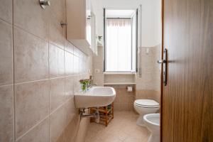 COZY - HOUSE a 100 m dal mare e Parcheggio Privato by APE
