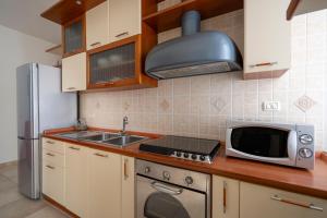 COZY - HOUSE a 100 m dal mare e Parcheggio Privato by APE