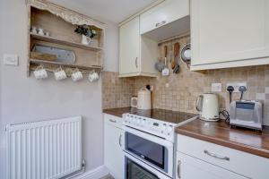 April Cottage by Winterton Cottages