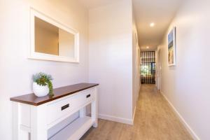 Escape to Thurlow, 5b Thurlow Ave - Ducted air con, Wifi & Pet friendly