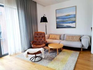 Heart of Pärnu Living - Contemporary 2 Bedroom Apartment with Balcony & Parking