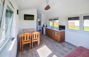 Cozy Home In Bedzino With Wifi