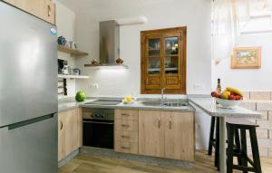 1 Bedroom Lovely Apartment In Iznajar