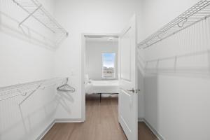 Modern Nulu 2BR CozySuites 02