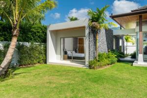 Luxurious villa in Balinese style