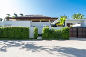 Luxurious villa in Balinese style