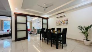 BluO 3BHK Golf Course Road - Balcony, Lift, Terrace