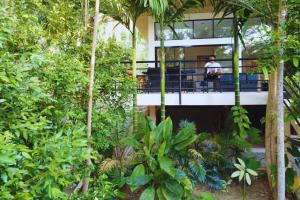 Balcon- Your Cozy Camotes Island Escape