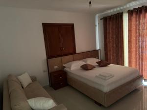Daisy Apartment