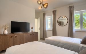 Villa Leon for 8 people with private pool & pet friendly near Novigrad 