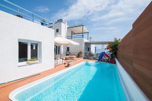 White-Blue Luxury Villa 2