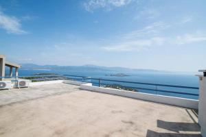 White-Blue Luxury Villa 2
