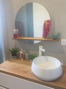 Maisons de vacances Maison pour 4, Mer et marais salants, Spa : photos des chambres