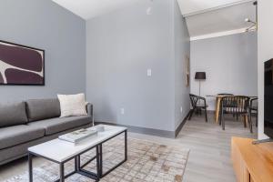 Blueground Midtown W elev nr Times Sq park NYC-1492