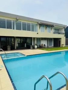 Beach Front by Kay Jay - 乌斯维塔克伊亚瓦