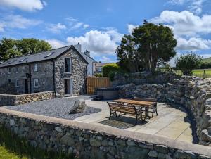 Horseshoe Cottage historic gem near Snowdonia.