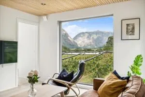 Jordeplegarden holiday home - Part of a farm - Two buildings - Close to Flåm - 艾于兰