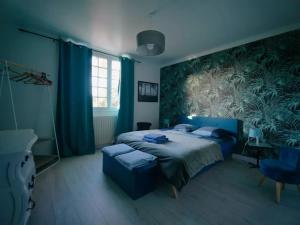 Villas Villa spacieuse Saint-Hernin avec spa convivial : photos des chambres